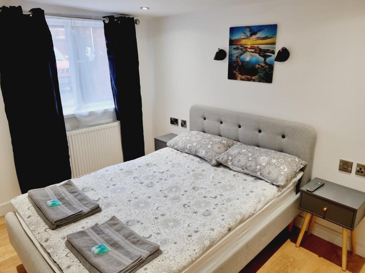 Lmk, Spacious 1 Bedroom Ground Floor Apartment, Ev Charger, Free Parking Wi-Fi, Great Location Belfast Exterior photo